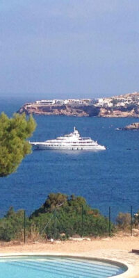 Beautifully Renovated Seafront Townhouse with Sunset Views Beautifully Renovated Seafront Townhouse with Sunset Views