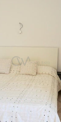 Beautifully Renovated Seafront Townhouse with Sunset Views Beautifully Renovated Seafront Townhouse with Sunset Views