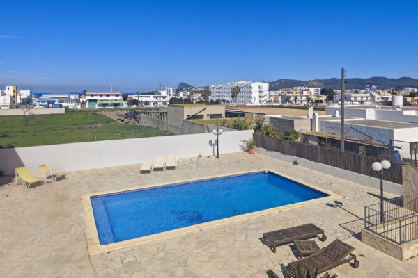 Opportunity, villa with pool near Cala de Bou