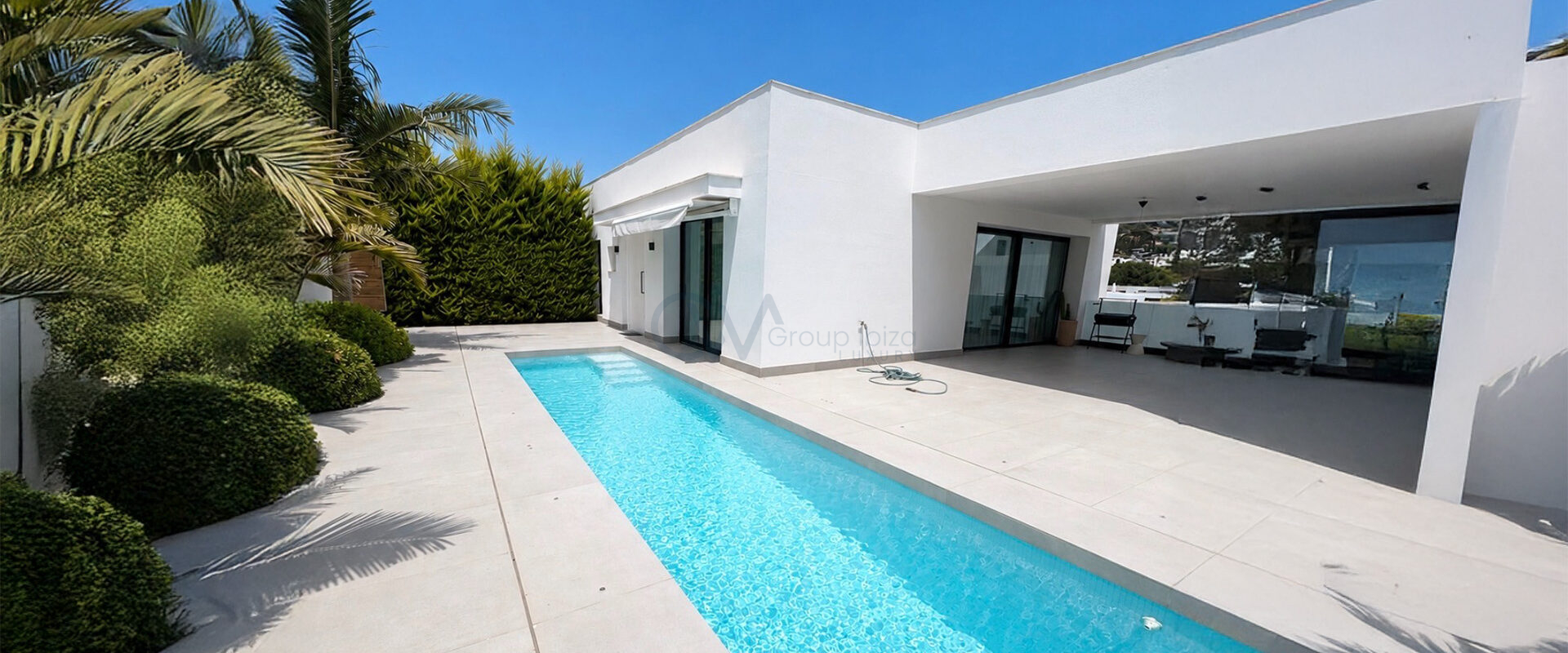 5-Bedroom Home Just 2 Minutes from the Beach