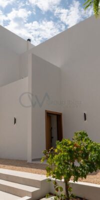 Villa mediterranea in stile contemporaneo nei pressi di Niu Blau Villa mediterranea in stile contemporaneo nei pressi di Niu Blau