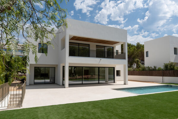 Villa mediterránea contemporánea cerca de Niu Blau