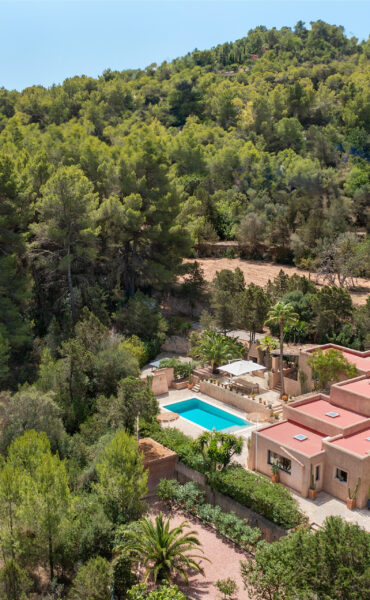Elegant Mediterranean Villa with Guest House in San Agustín