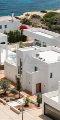 Exclusive 7-Bedroom Villa Just 30 Metres in Cala Martina Exclusive 7-Bedroom Villa Just 30 Metres in Cala Martina