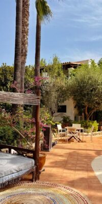 Charming Mediterranean Estate walk-in distance to the Beach Charming Mediterranean Estate walk-in distance to the Beach