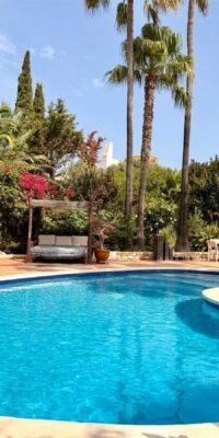 Charming Mediterranean Estate walk-in distance to the Beach Charming Mediterranean Estate walk-in distance to the Beach