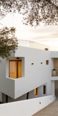Villa di lusso contemporanea con piscina a sfioro a Cala Salada Villa di lusso contemporanea con piscina a sfioro a Cala Salada
