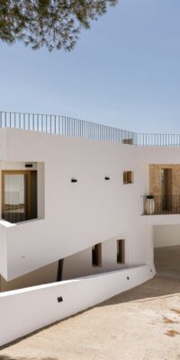 Villa di lusso contemporanea con piscina a sfioro a Cala Salada Villa di lusso contemporanea con piscina a sfioro a Cala Salada