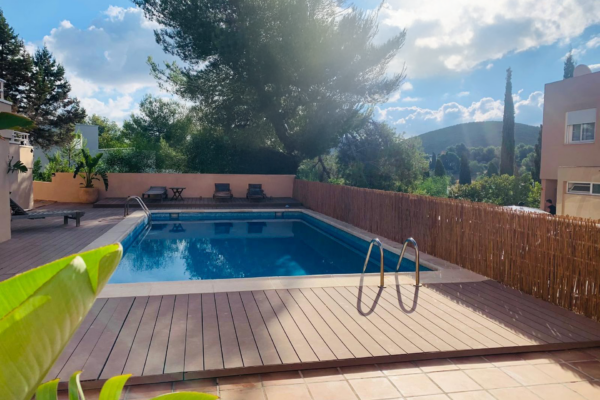 Spectacular fully renovated apartment on Roca Llisa golf course