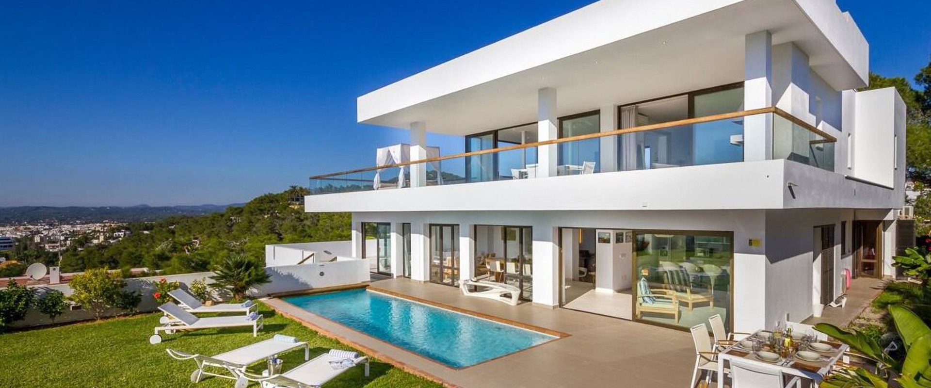 Luxury Villa with Sea Views in Cap Martinet