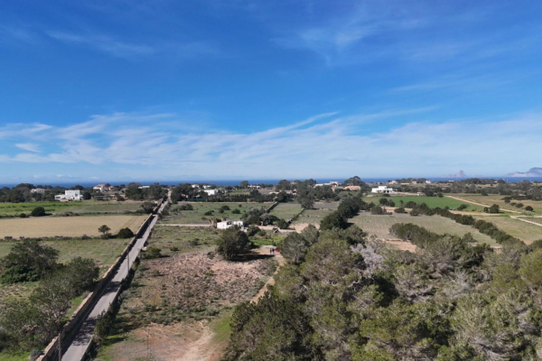 Rustic Plot with Residential Potential Near Cala Saona