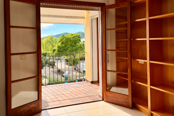 Two-Bedroom Apartment Overlooking the Church of Jesús